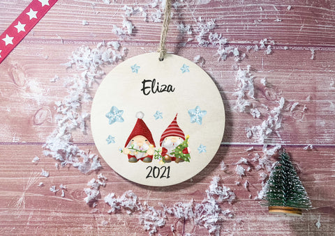 Wooden Circle Decoration - Xmas gnome & snowflakes child's name